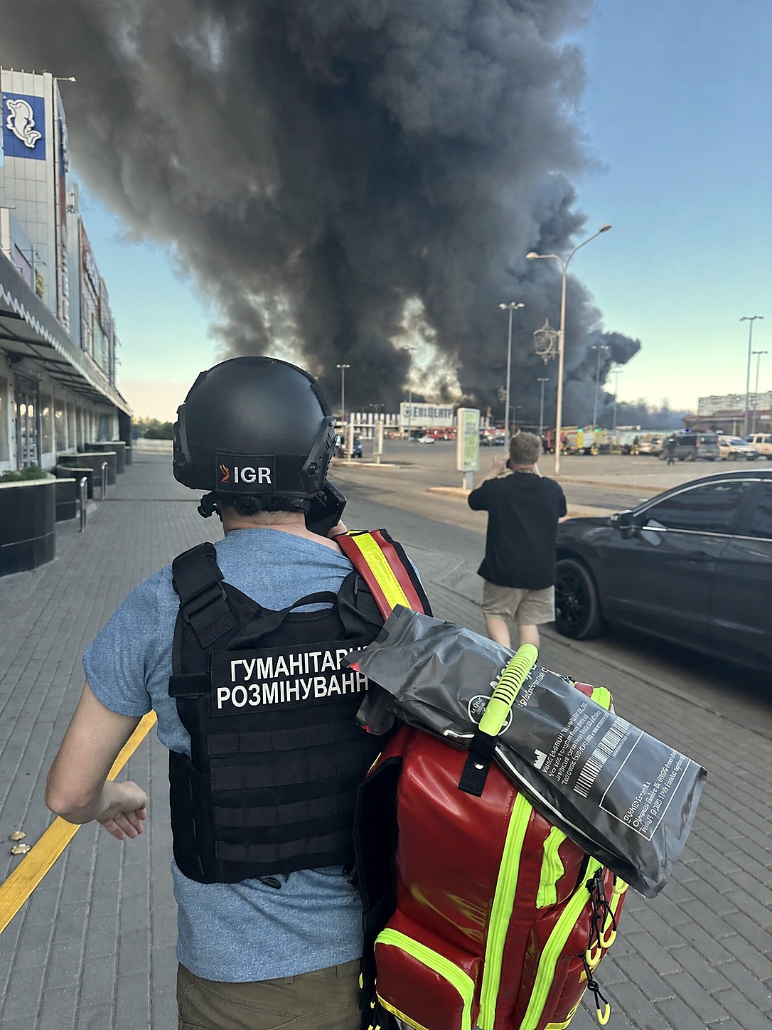 An IGR responder moving toward an active emergency