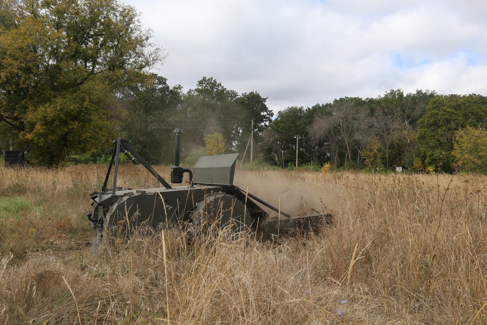 The Zmiy remotely operated clearance platform working in the field in Ukraine