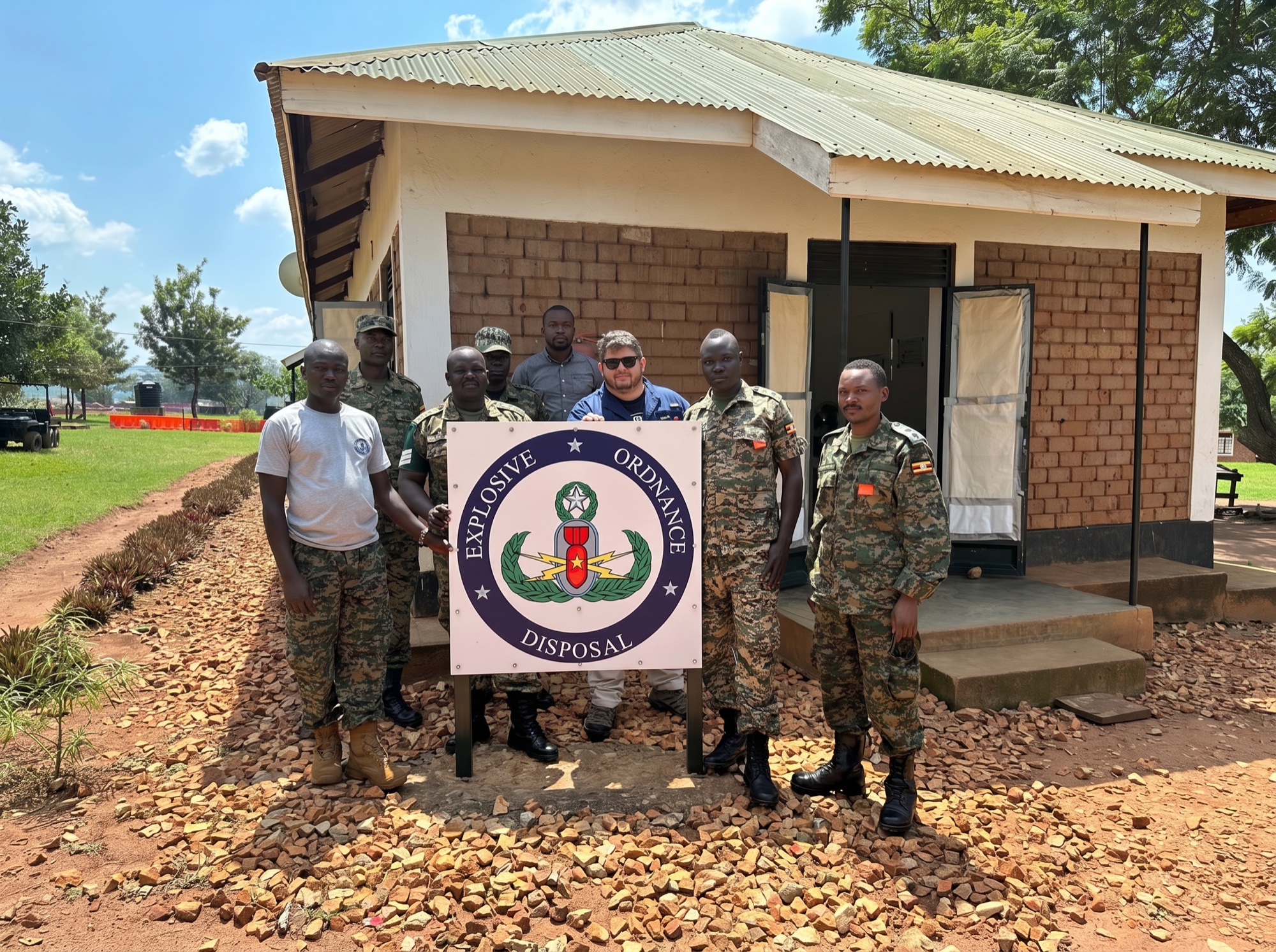 IGR personnel with explosive ordnance disposal specialists in East Africa
